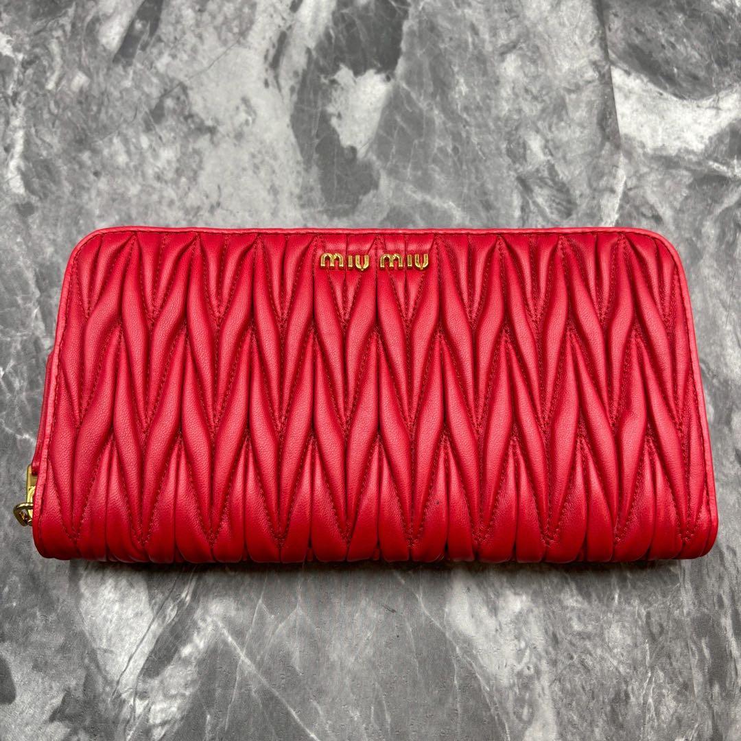 あいす ✨ miumiu マテラッセ 5M0506 長財布
