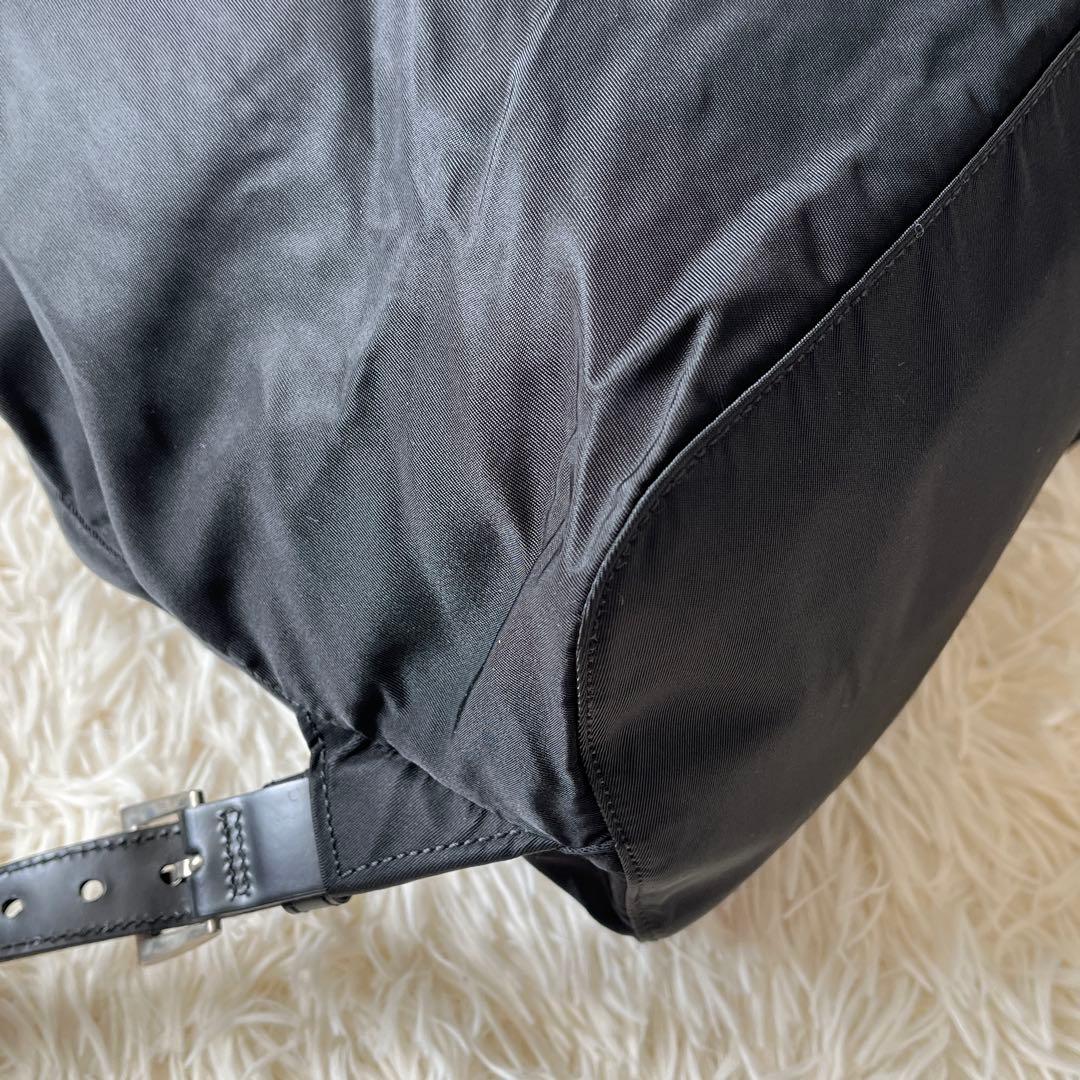 未使用級✨PRADA プラダ　リュック　ブラック　B2811 三角ロゴプレート