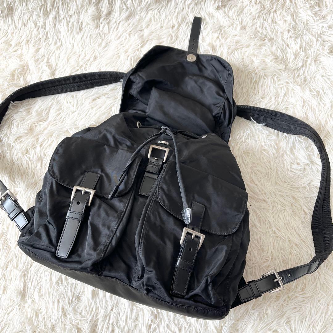 未使用級✨PRADA プラダ　リュック　ブラック　B2811 三角ロゴプレート