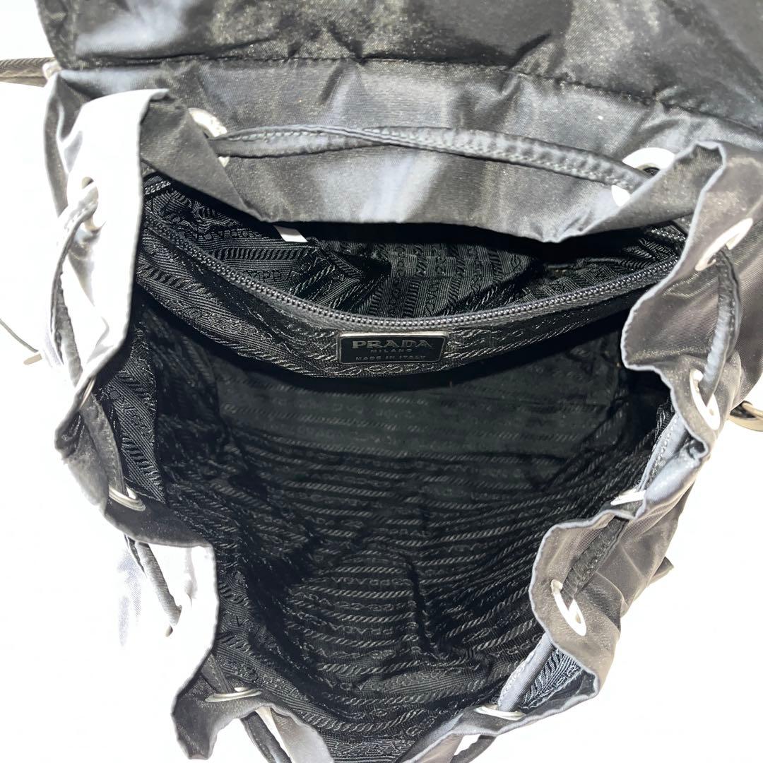 未使用級✨PRADA プラダ　リュック　ブラック　B2811 三角ロゴプレート