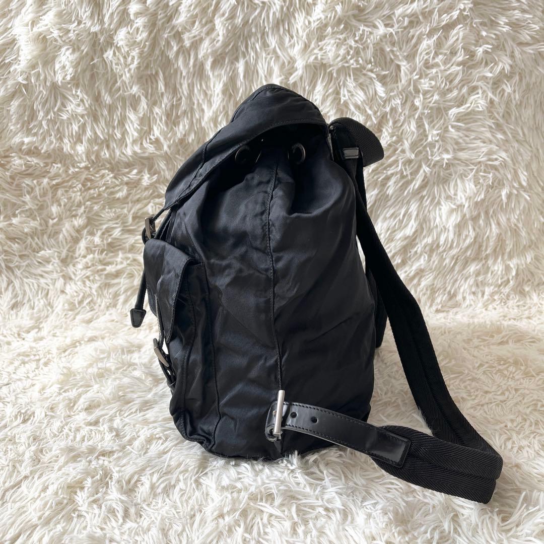 未使用級✨PRADA プラダ　リュック　ブラック　B2811 三角ロゴプレート