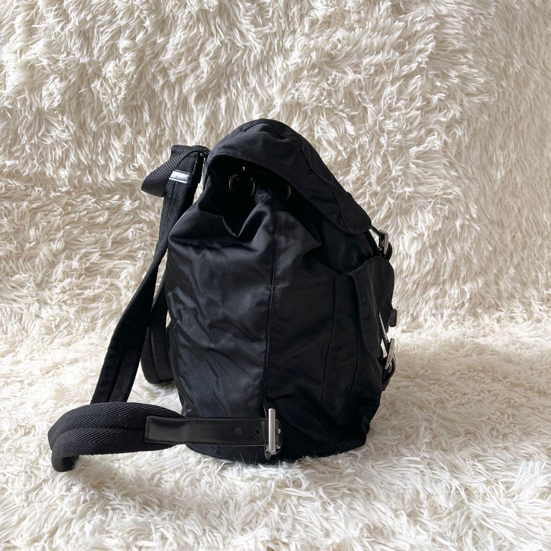 未使用級✨PRADA プラダ　リュック　ブラック　B2811 三角ロゴプレート