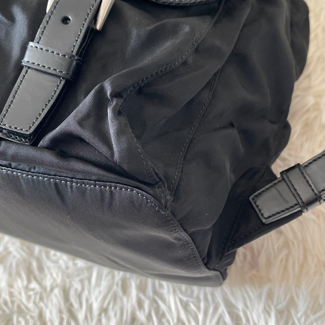 未使用級✨PRADA プラダ　リュック　ブラック　B2811 三角ロゴプレート