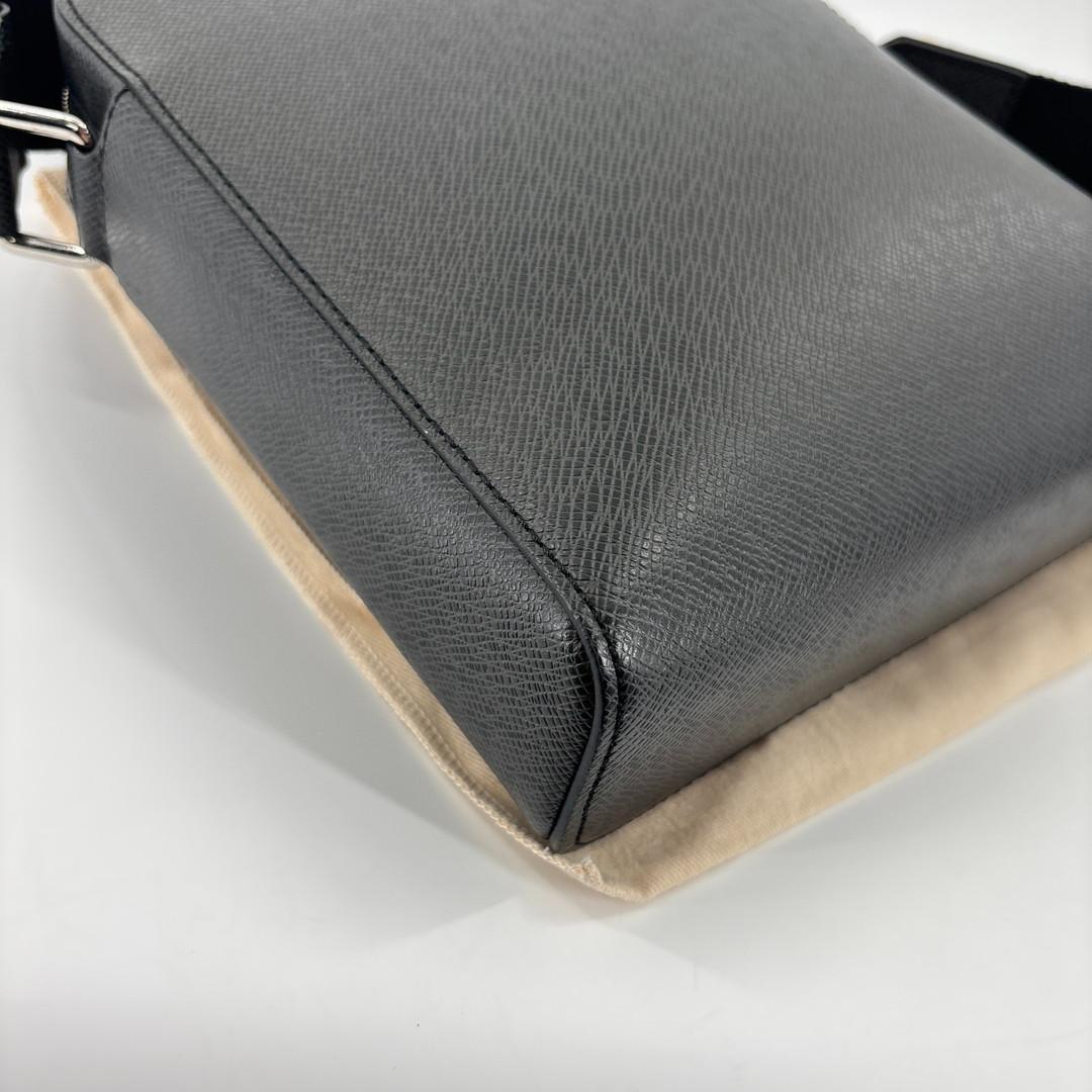 新品未使用/IC ルイヴィトン タイガ アントン ポシェット ショルダーバッグ