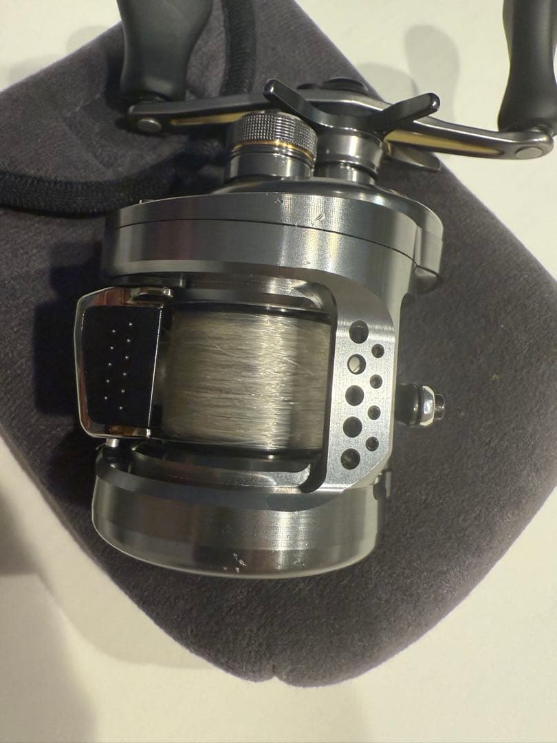 リール SHIMANO CALCUTTA CONQUEST BFS HG