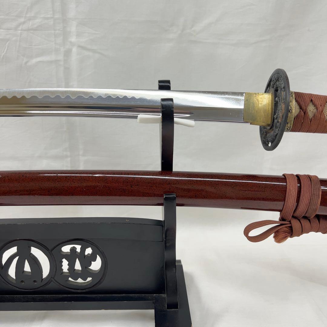 模造刀】太刀 樋入り 全長102センチ 龍鍔 茶ツイシュ 鞘 互の目