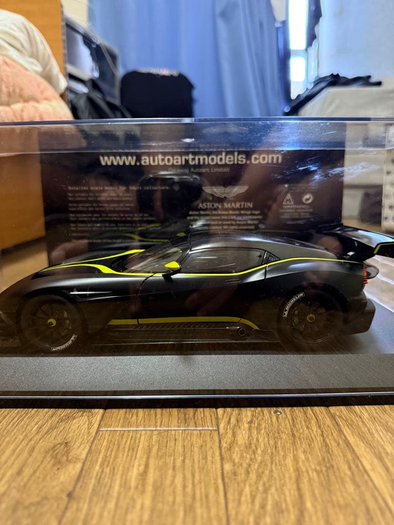 ミニカー ブラック/イエロー オープンボディ