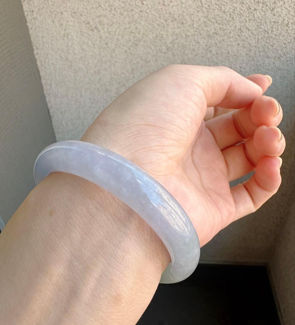 薄紫とグリーンのグラデーションAランクは翡翠ヒスイバングル