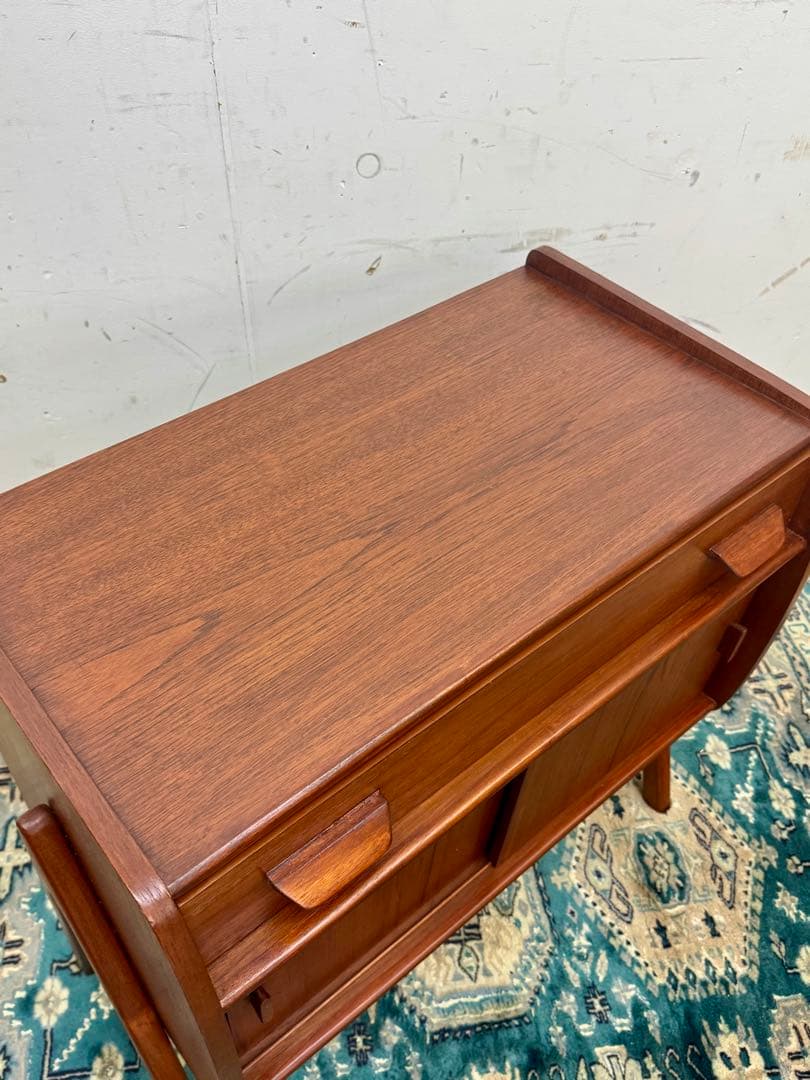 Klokken 北欧/デンマーク/ヴィンテージ家具/キャビネット/チーク