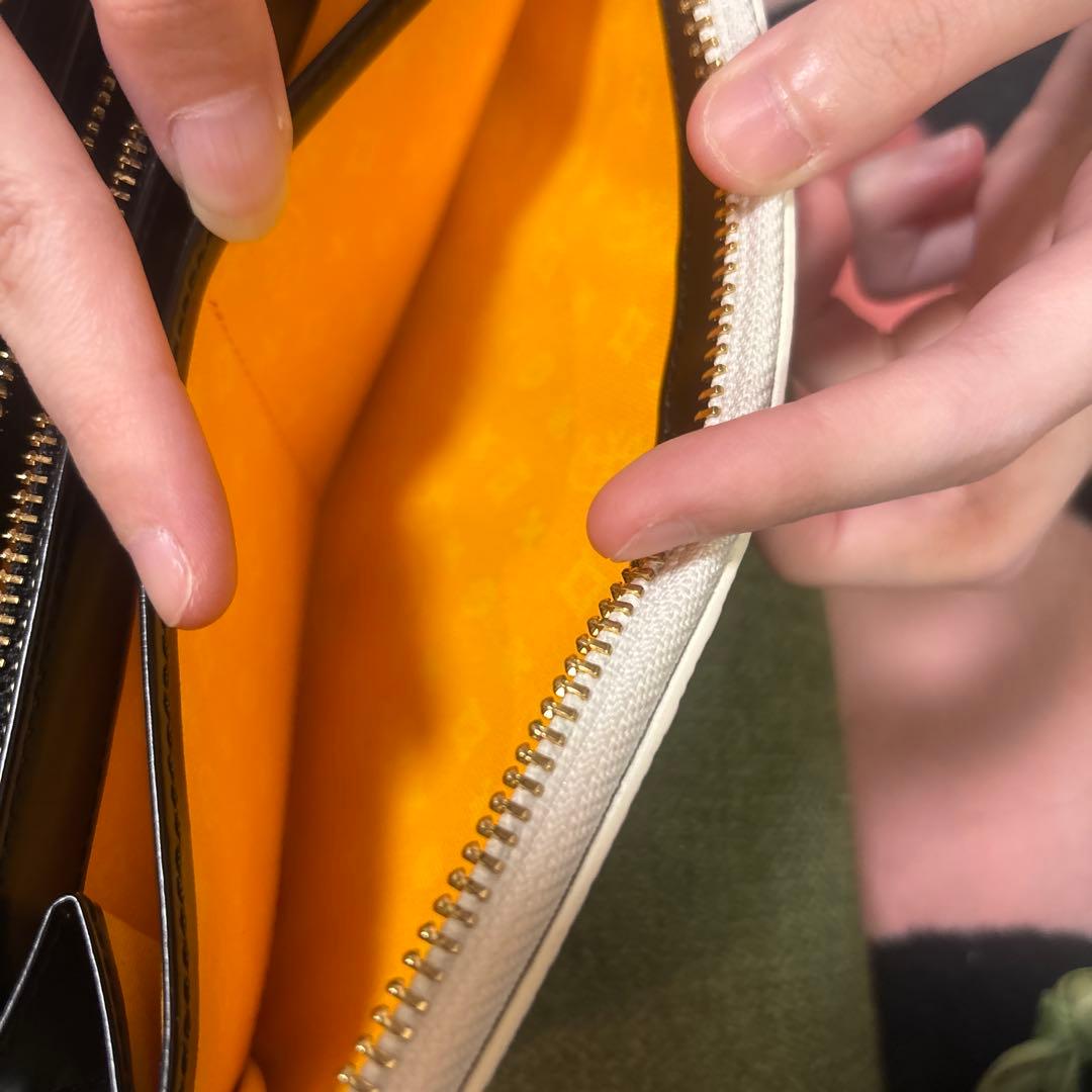 美品カステルバジャックマルチカラー ロゴ レザー長財布