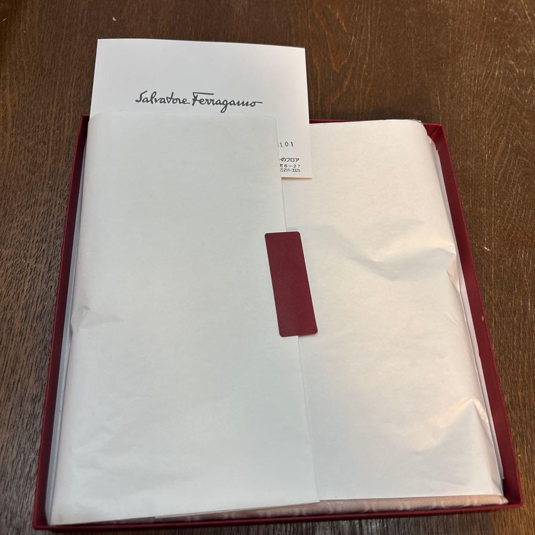 新品未使用フェラガモ シルク.コットン スカーフ ストール