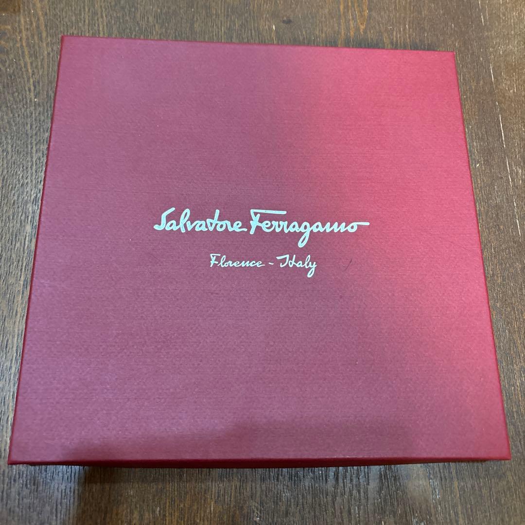 新品未使用フェラガモ シルク.コットン スカーフ ストール