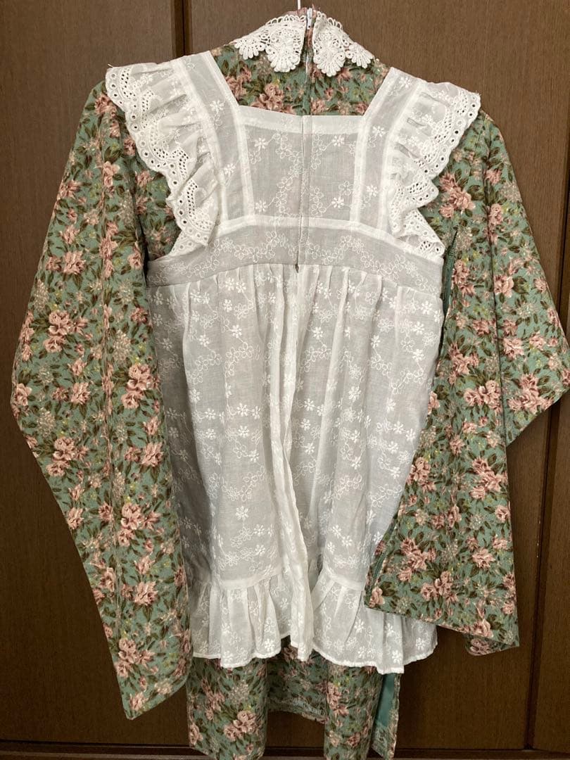 アンティークエプロンワンピース 100