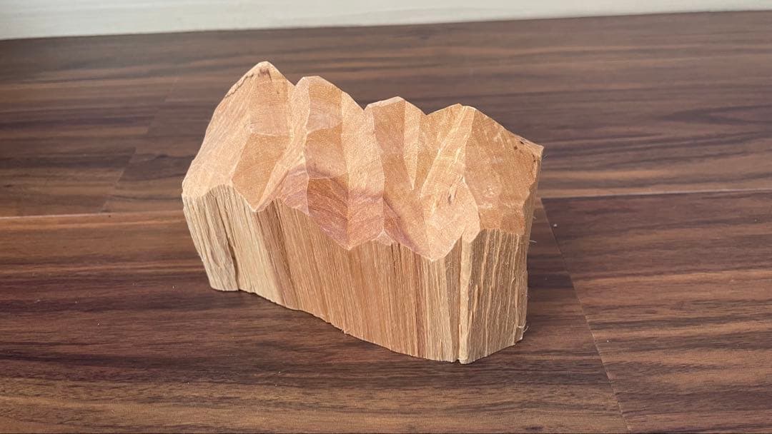 高野夕輝　木彫り　山　日高山脈