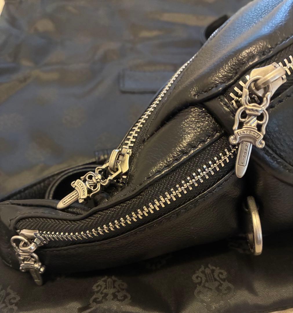 ブラックレザー ボディバッグ　ノーブランド