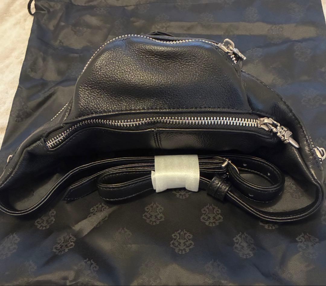 ブラックレザー ボディバッグ　ノーブランド