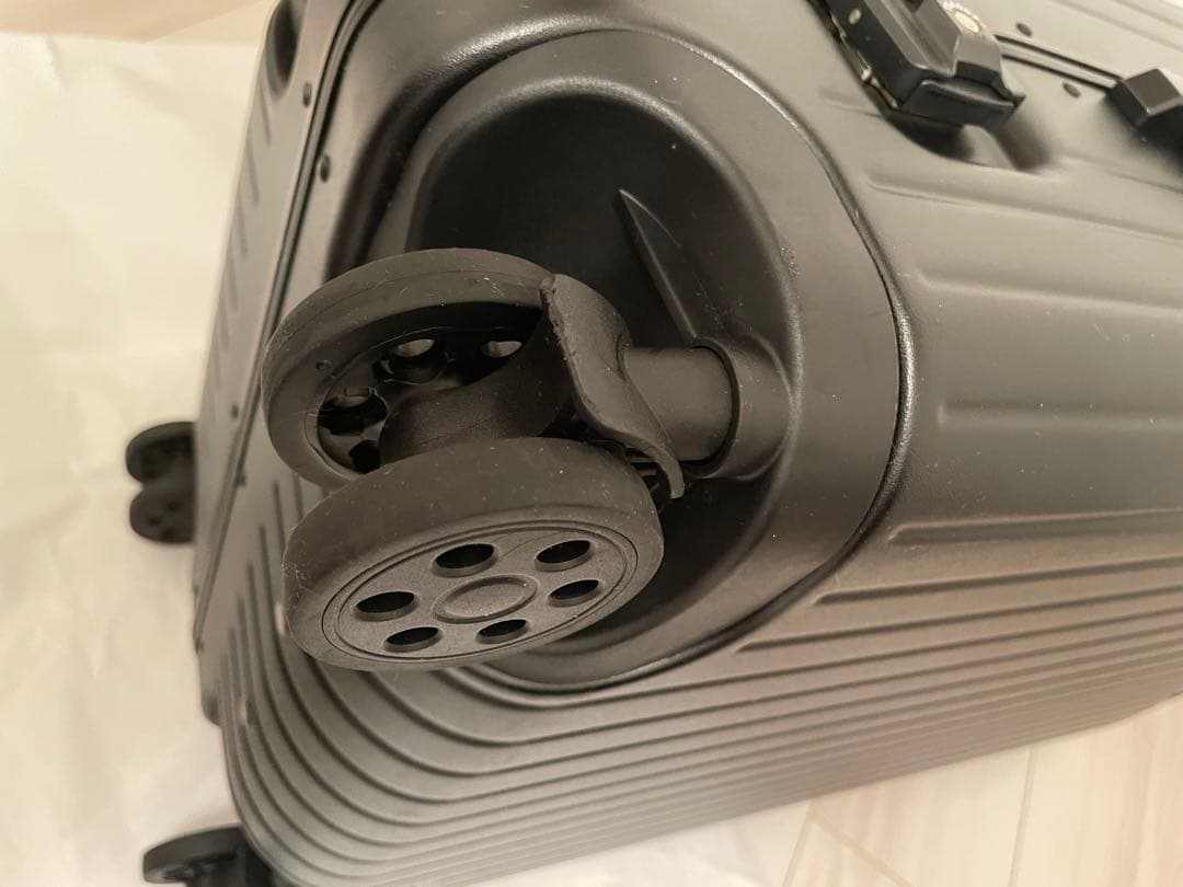 グリフィンランド　スーツケース　キャリーケース Mサイズ