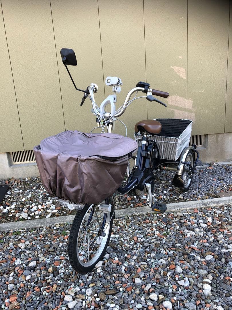 三輪電動アシスト自転車 黒 前後バスケット付き