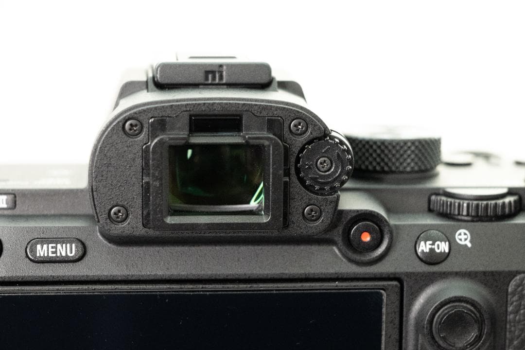 美品・SONY α7 III ILCE-7M3 ボディ箱付き