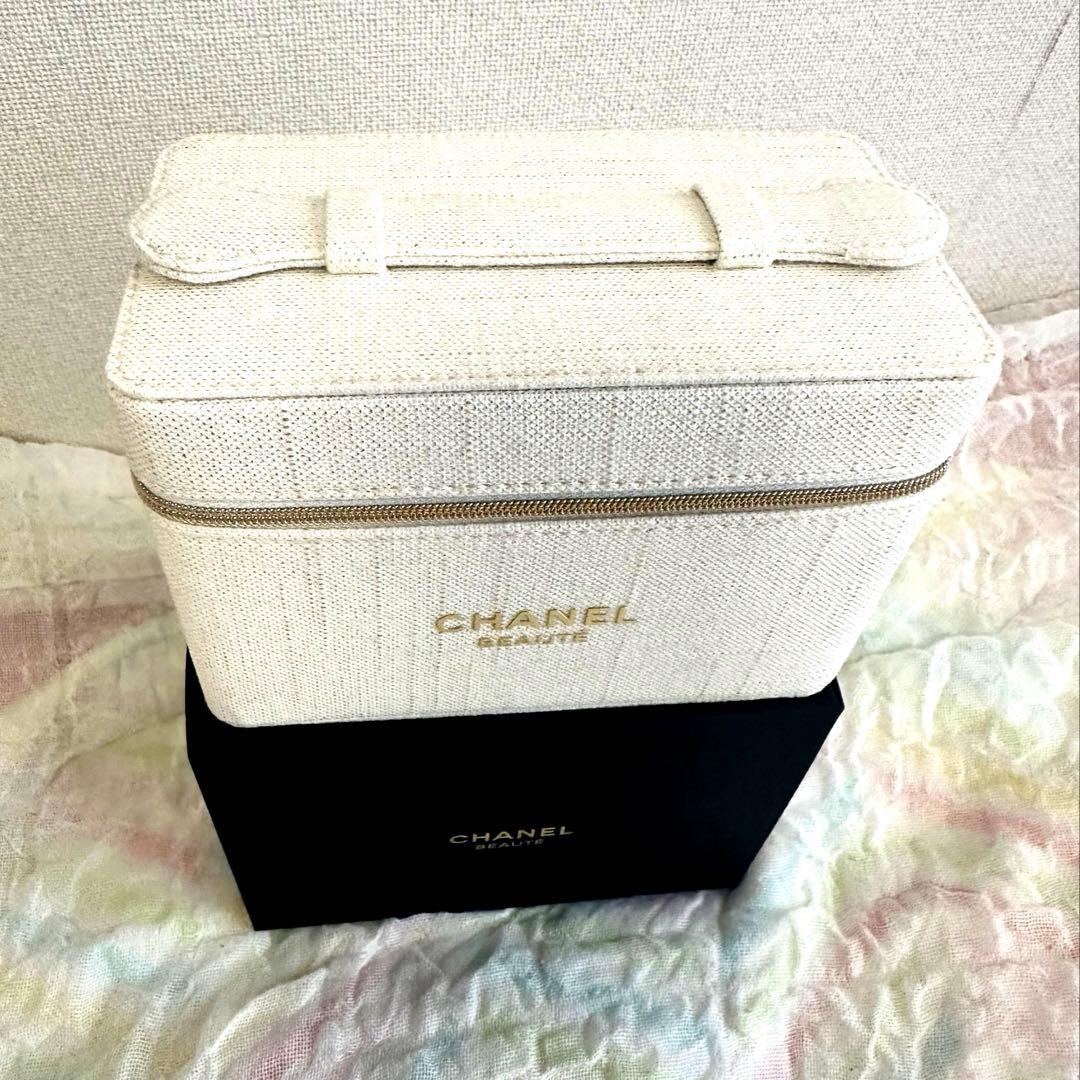 新作☆CHANELシャネル バニティポーチ ツイード メイクポーチ 白ゴールド
