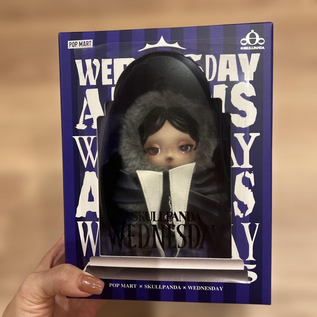正規品・新品】 POPMART スカルパンダ ウェンズデー コラボ ぬいぐるみ