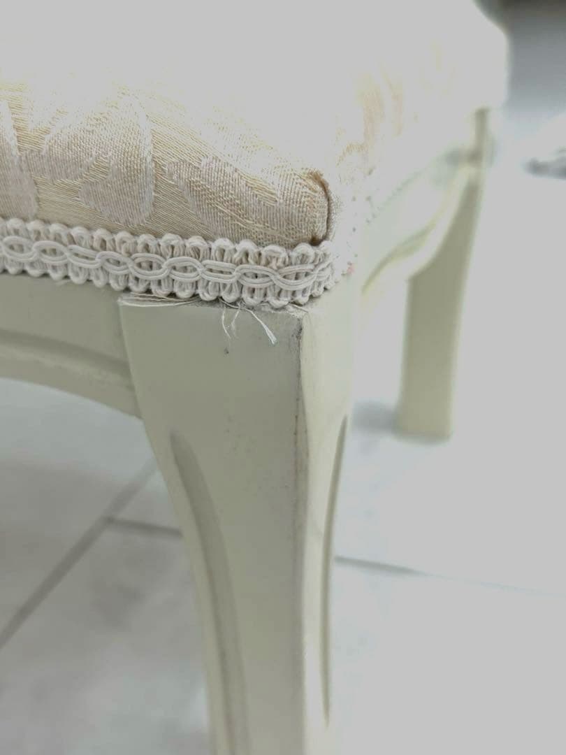 イタリアフットスツール　猫脚ホワイトベージュ　W34✖️D23.5✖️H20.5cm