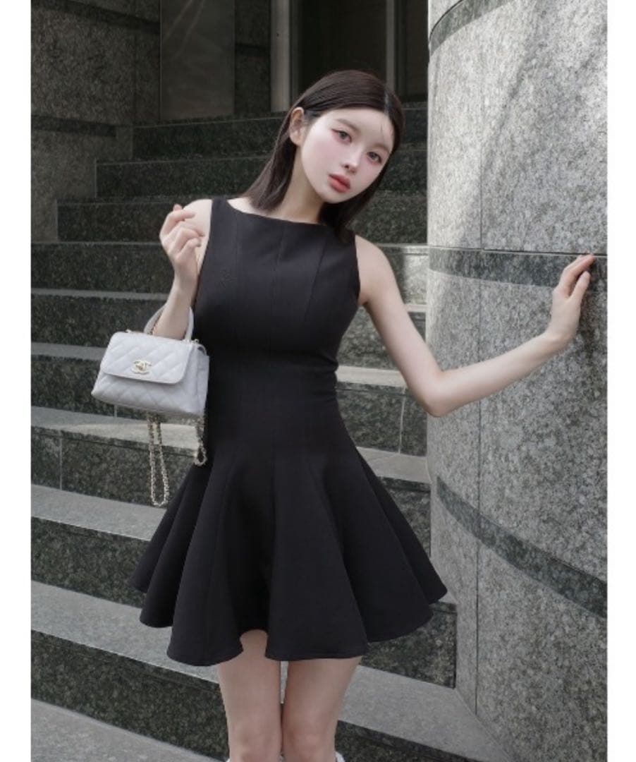 darich ダーリッチ シルエットフレアミニワンピース freeサイズ 黒