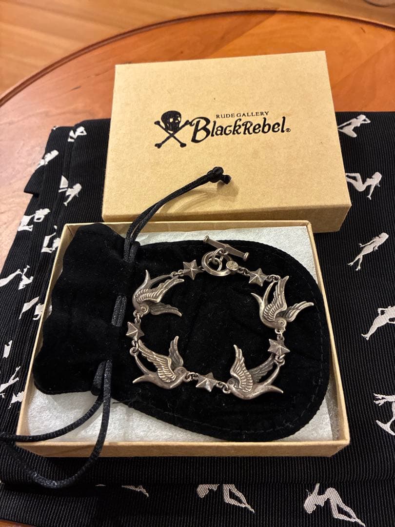 Black Rebel スワロー ブレスレット