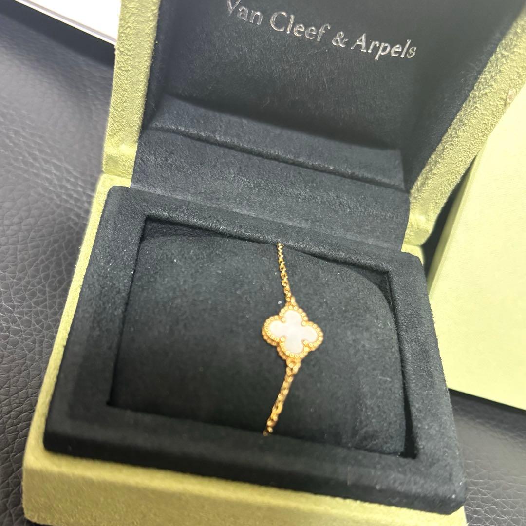 Van Cleef & Arpels スイートアルハンブラブレスレット白蝶貝