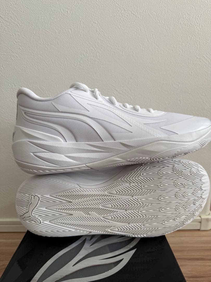 PUMA MB02 LOホワイト バスケットシューズ