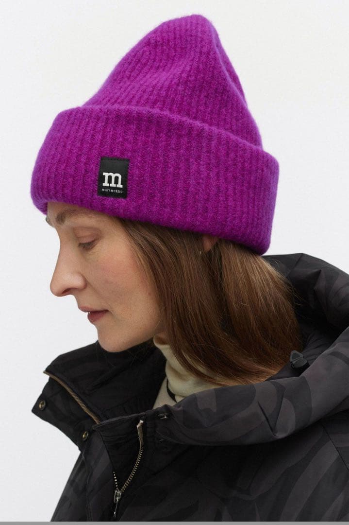 【新品タグ付】marimekko 青色 ニット帽【25300円タグ付】