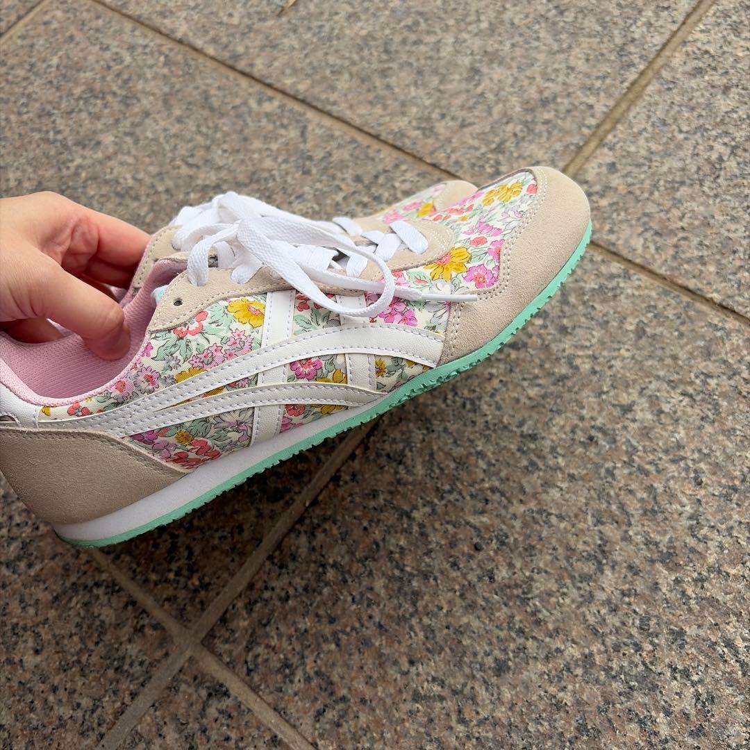 オニツカタイガー　セラーノ　花柄　ほぼ未使用