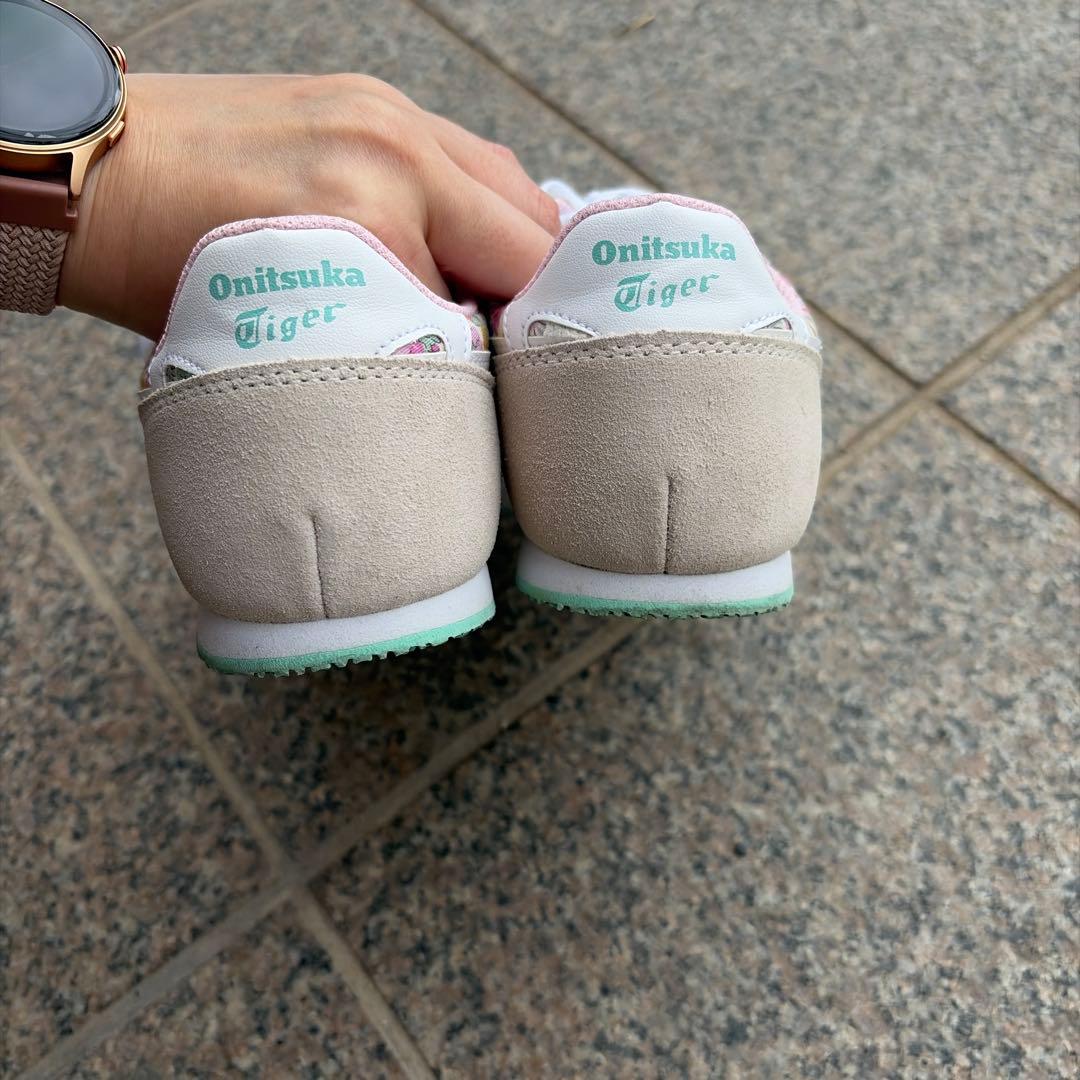 オニツカタイガー　セラーノ　花柄　ほぼ未使用