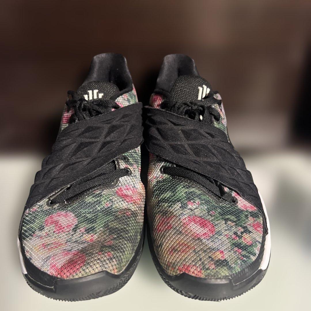 Nike Kyrie 4 “Floral”