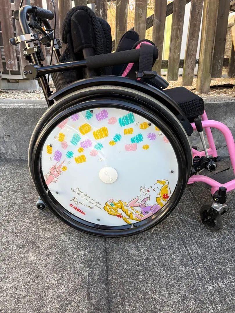 家虎　自走用車椅子 黒とピンク 子供用