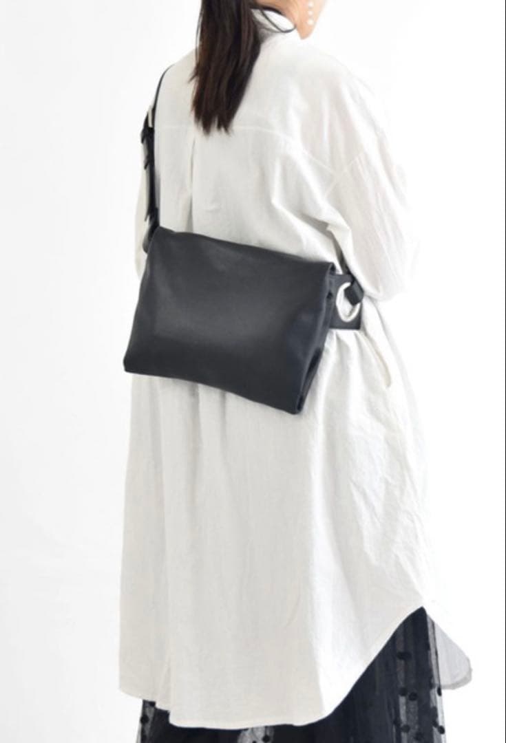 kawa-kawa ブラック ボディバッグ