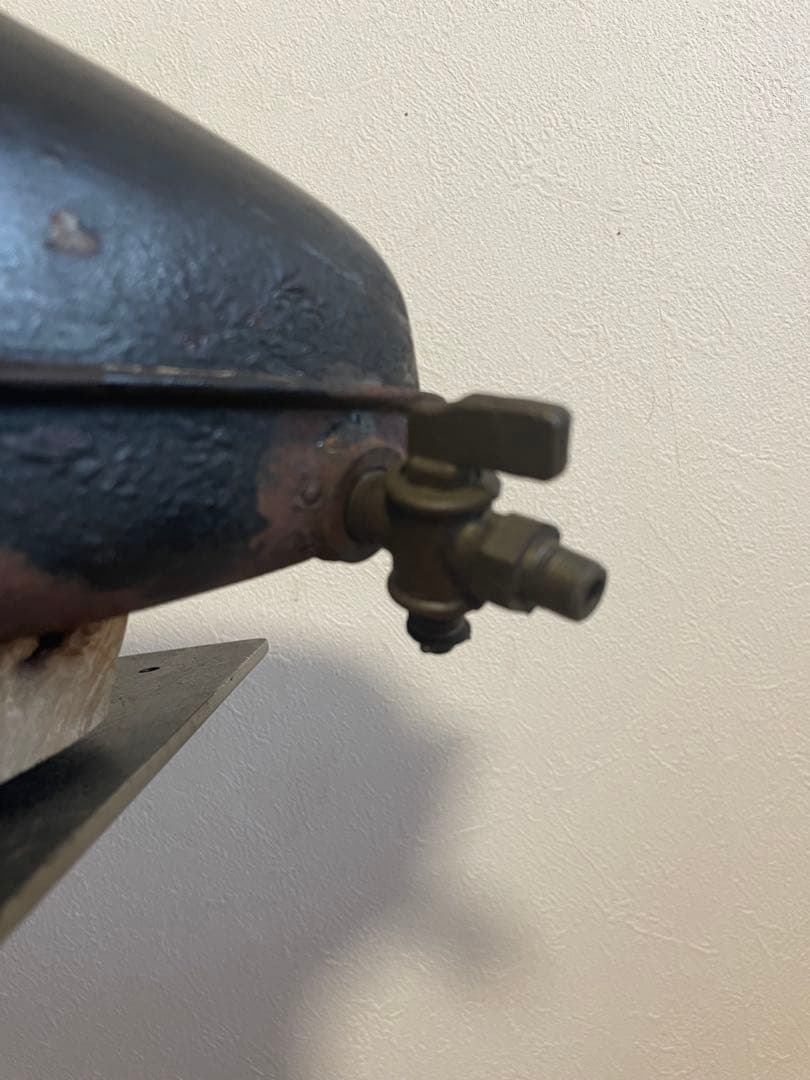 汎用.流線型　ナロータンク　ピーナッツタンク　リブ　付き