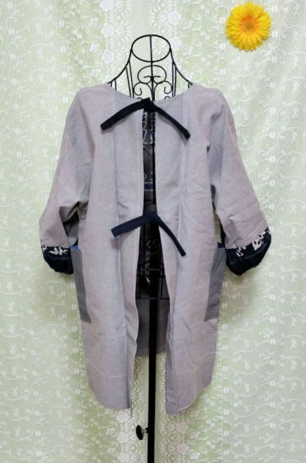 ハンドメイド　割烹着　藍染リメイク　半纏リメイク　印半纏　グレー　家紋
