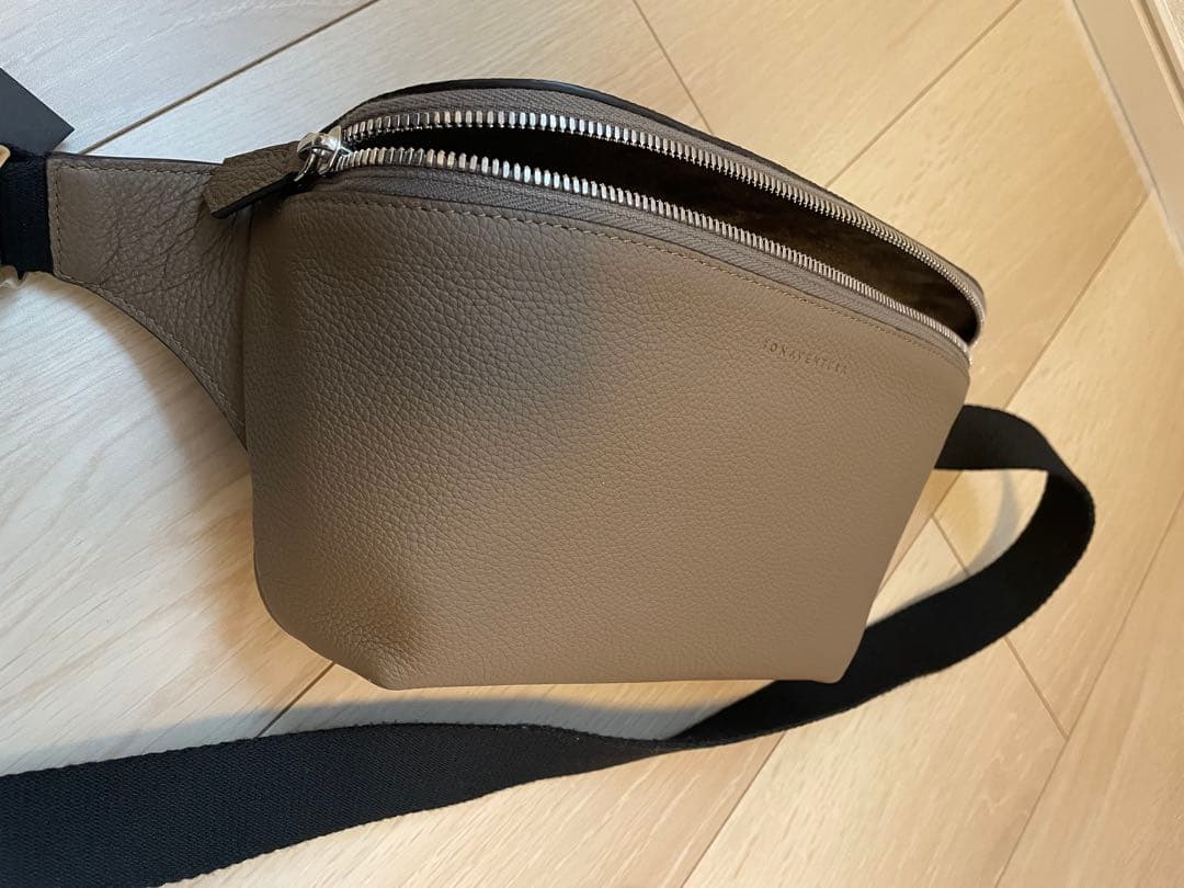 みつうぉ様専用】BONAVENTURA ボディバッグ エトーヴ