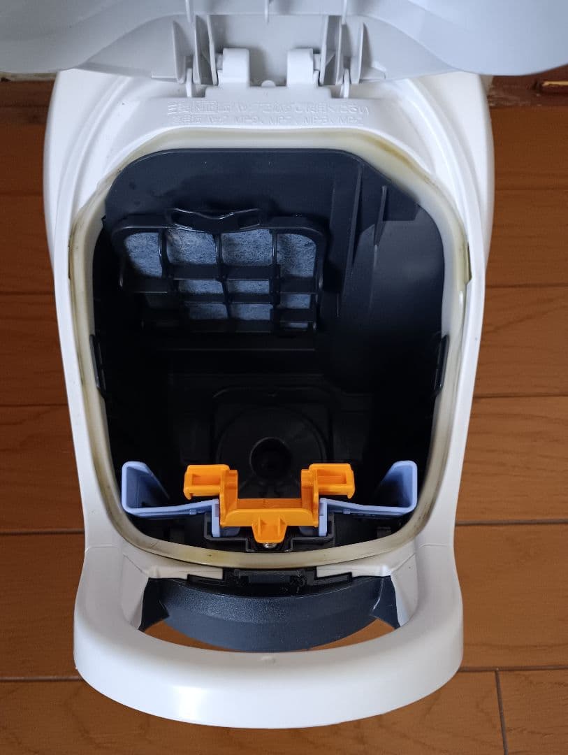 軽量型❗三菱、紙パック式掃除機(エアーノズル）