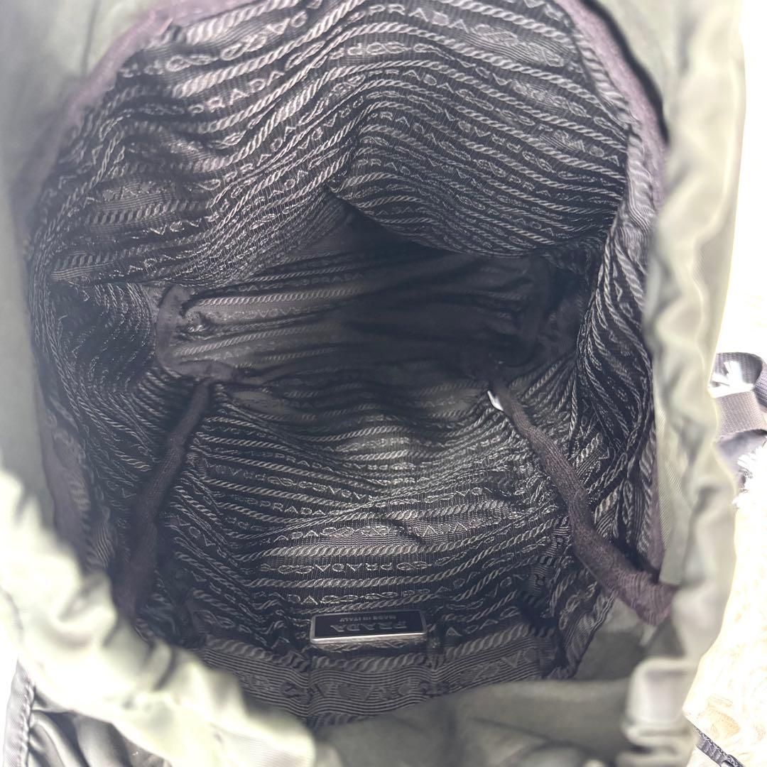 プラダ リュック 三角ロゴ ナイロン 巾着 カーキ フラップ ダブルポケット