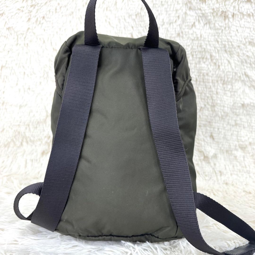 プラダ リュック 三角ロゴ ナイロン 巾着 カーキ フラップ ダブルポケット