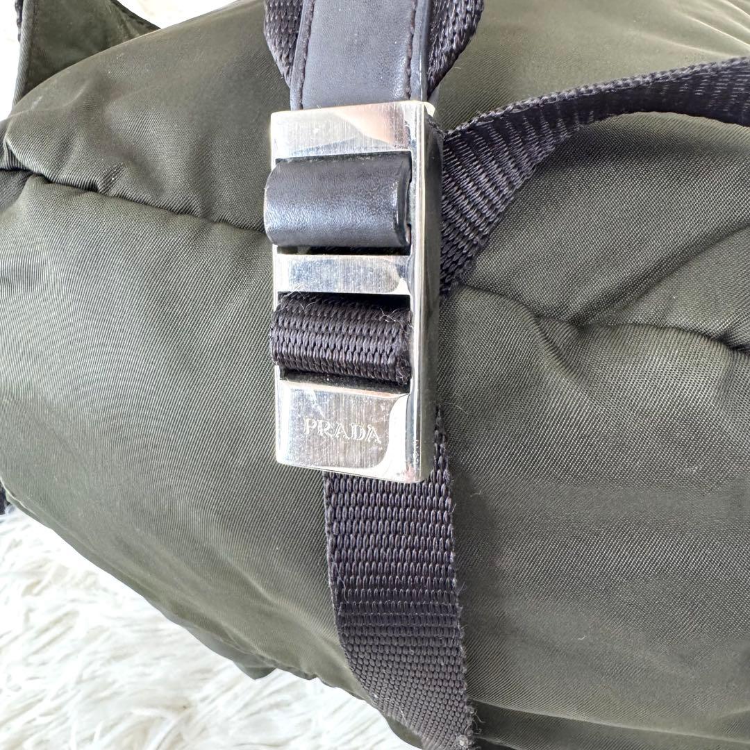 プラダ リュック 三角ロゴ ナイロン 巾着 カーキ フラップ ダブルポケット