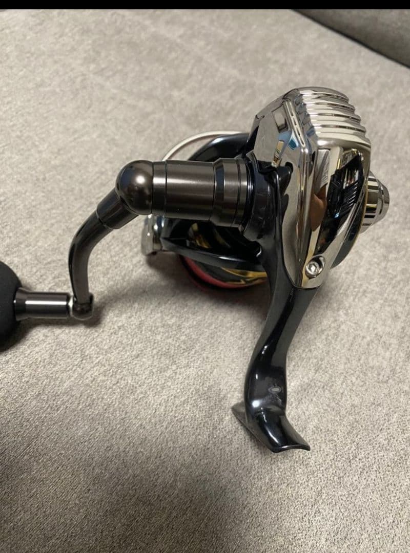 スピニングリール ブラック/ゴールド