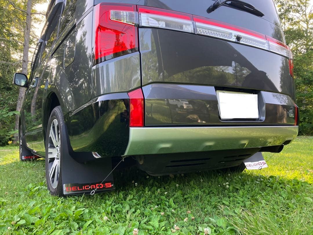 デリカD5 マッドフラップ黒（反射シート付）後期型専用 SUS304#400