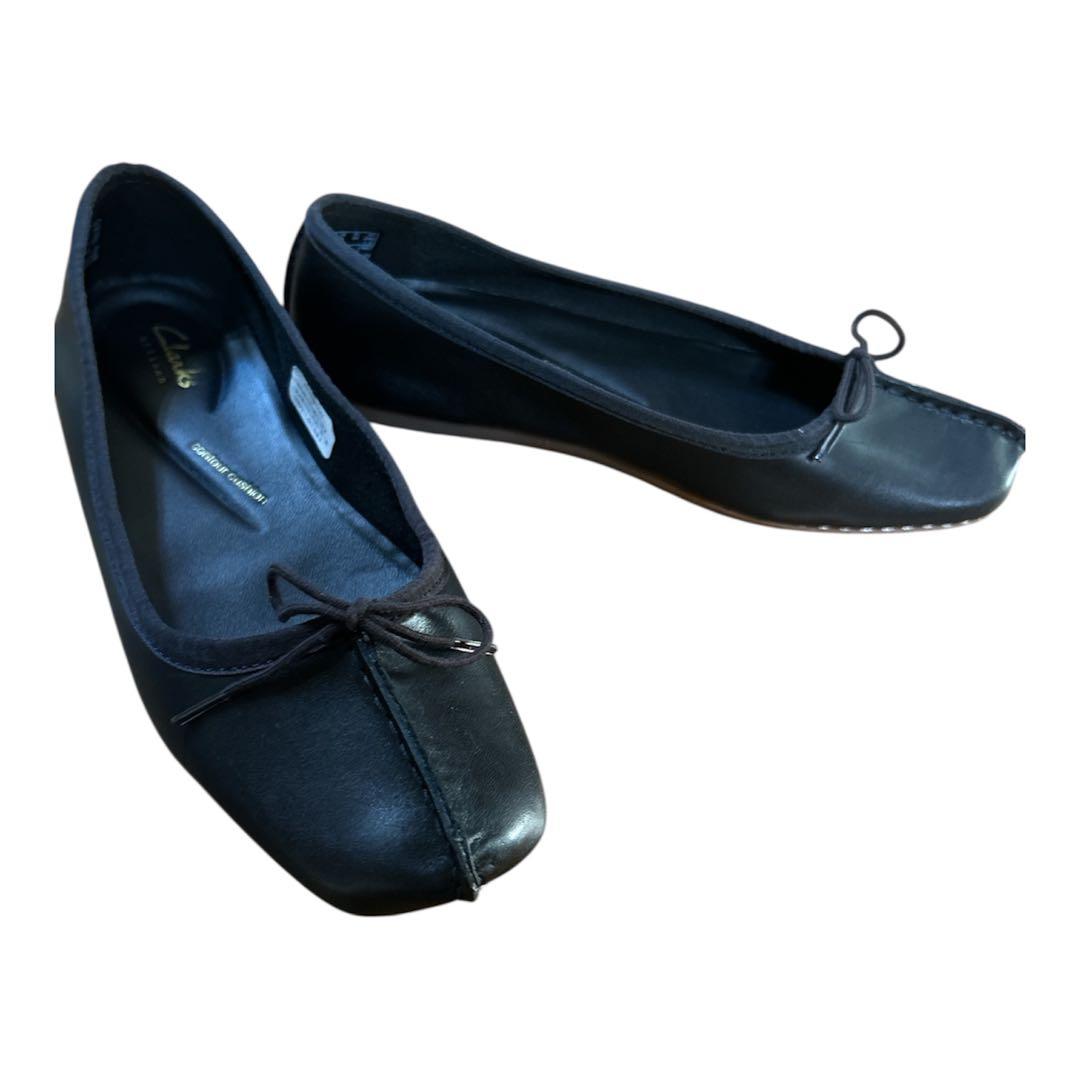 【美品】　クラークス　パンプス　ブラック　黒　リボン　バレーシューズ　24㎝