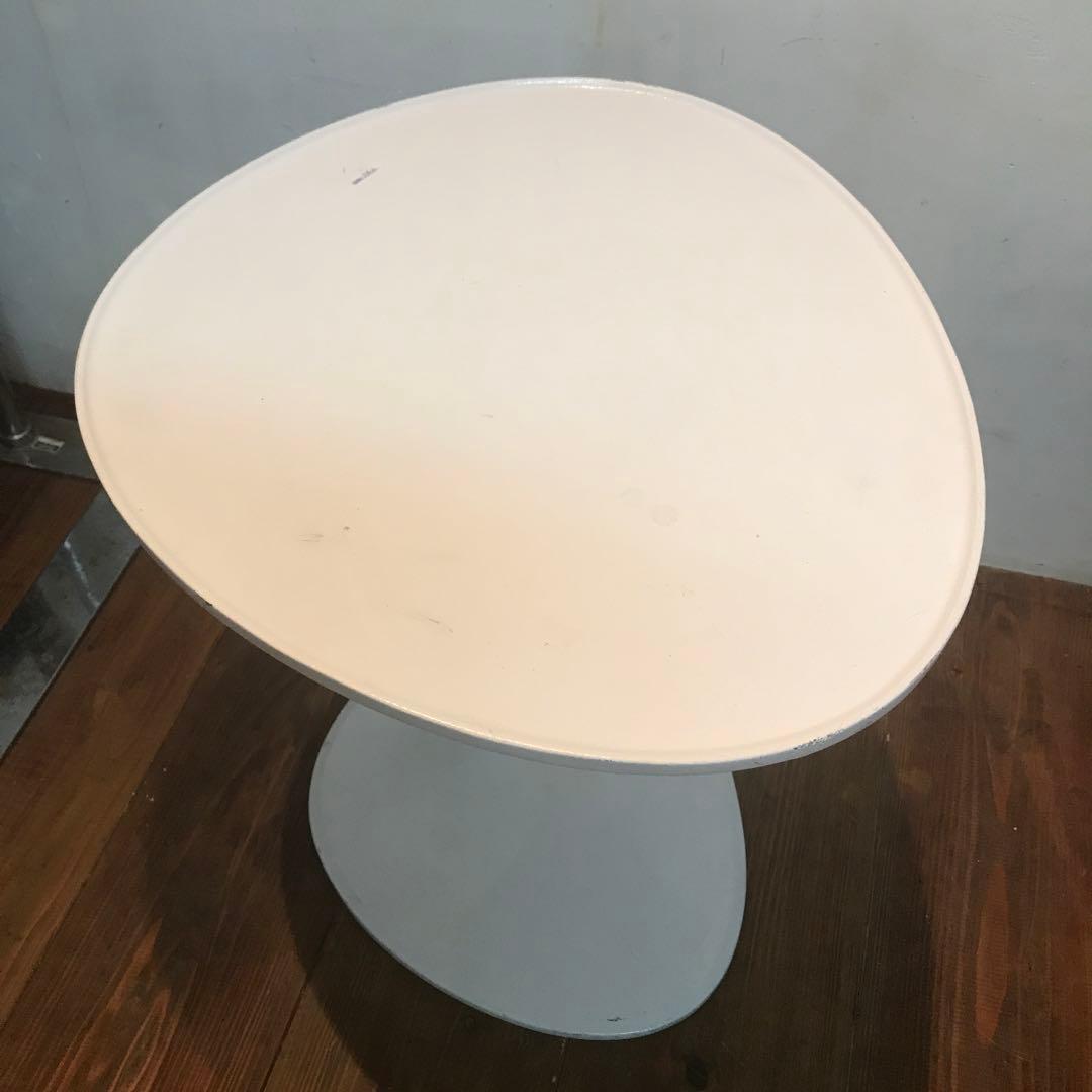 美品　鉄製　ホワイト　サイドテーブル　annachen デザイン　ナイトテーブル