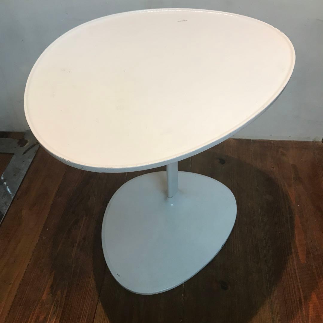 美品　鉄製　ホワイト　サイドテーブル　annachen デザイン　ナイトテーブル