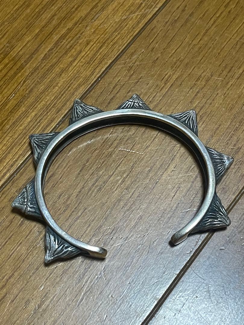 ゴツい インパクト大 バングル シルバー トゲトゲデザイン