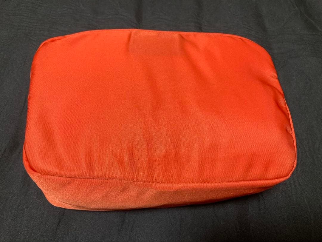 PRADA オレンジ ナイロン ポーチ